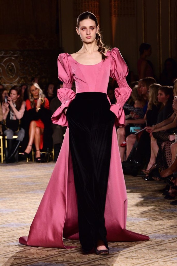 عرض أزياء كريستيان سيريانو لموسم خريف 2017