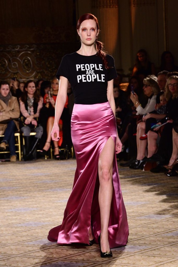 عرض أزياء كريستيان سيريانو لموسم خريف 2017