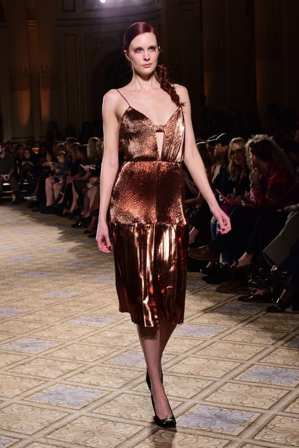 عرض أزياء كريستيان سيريانو لموسم خريف 2017