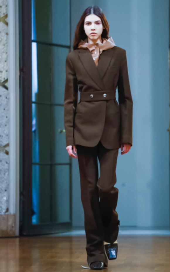 عرض أزياء Victoria Beckham لخريف وشتاء 2018 !