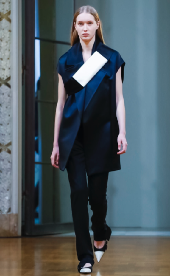 عرض أزياء Victoria Beckham لخريف وشتاء 2018 !