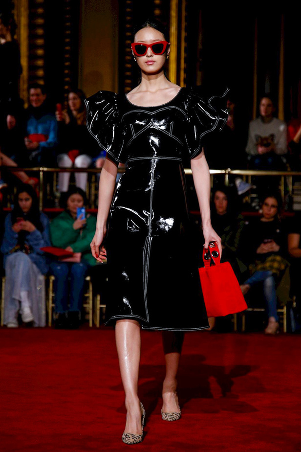 عرض أزياء كريستيان سيريانو لموسم خريف وشتاء 2018