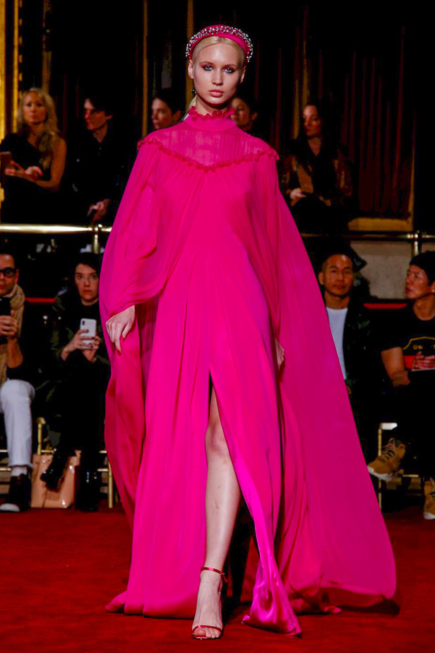 عرض أزياء كريستيان سيريانو لموسم خريف وشتاء 2018