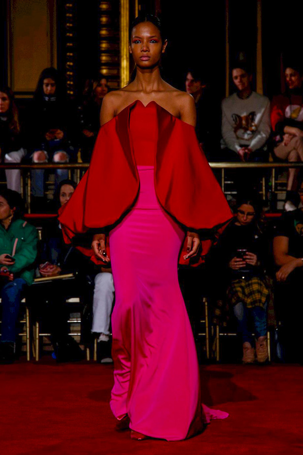 عرض أزياء كريستيان سيريانو لموسم خريف وشتاء 2018