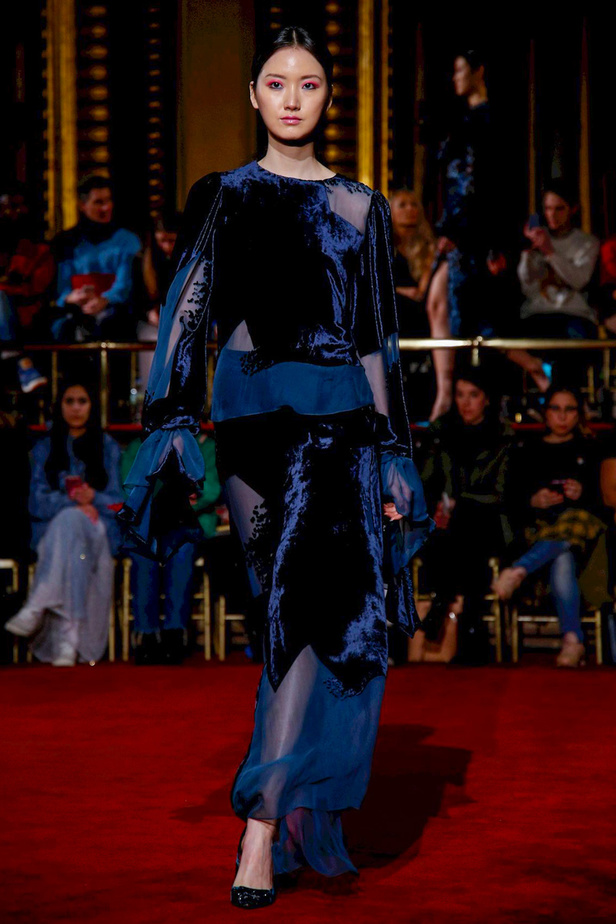 عرض أزياء كريستيان سيريانو لموسم خريف وشتاء 2018