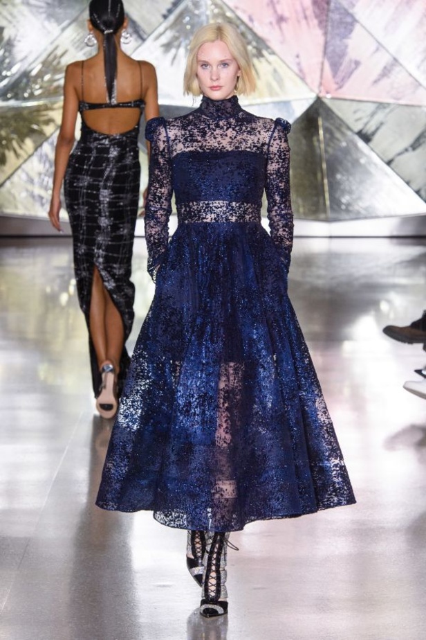 مجموعة Christian Siriano  للألبسة الجاهزة لموسم خريف 2019