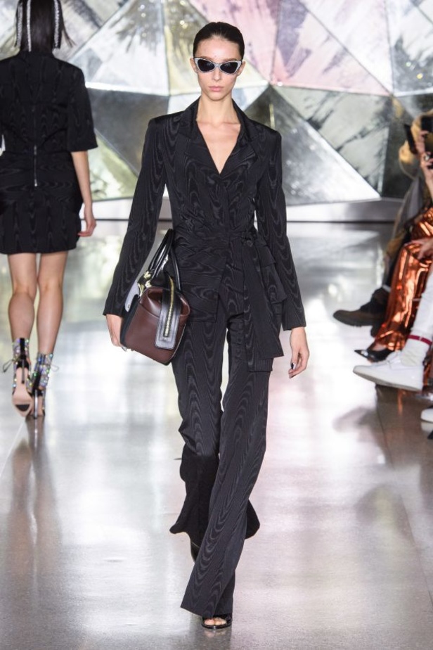 مجموعة Christian Siriano  للألبسة الجاهزة لموسم خريف 2019