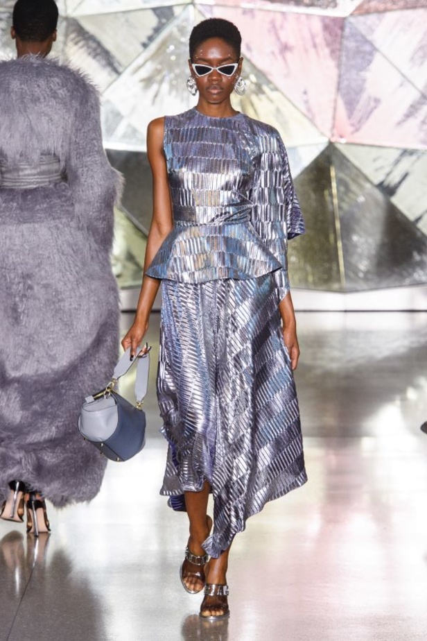 مجموعة Christian Siriano  للألبسة الجاهزة لموسم خريف 2019