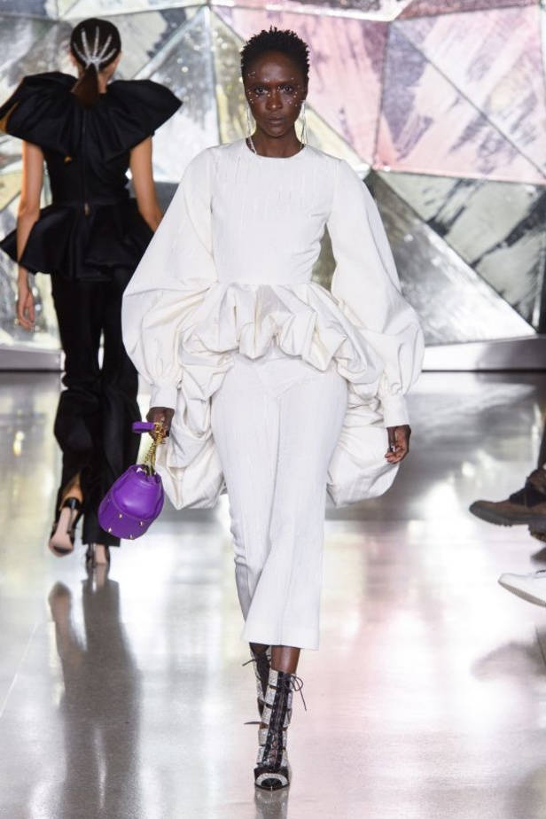 مجموعة Christian Siriano  للألبسة الجاهزة لموسم خريف 2019