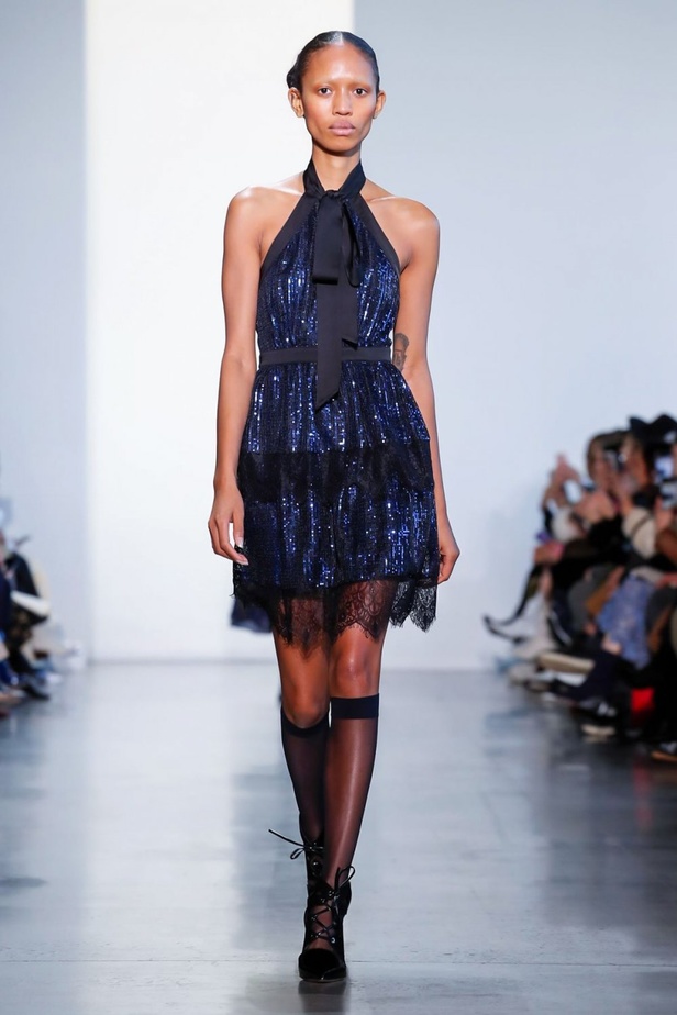 مجموعة Self Portrait للألبسة الجاهزة لخريف 2019