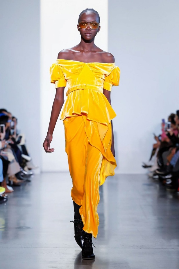 مجموعة Self Portrait للألبسة الجاهزة لخريف 2019