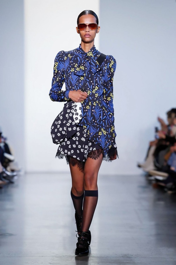 مجموعة Self Portrait للألبسة الجاهزة لخريف 2019