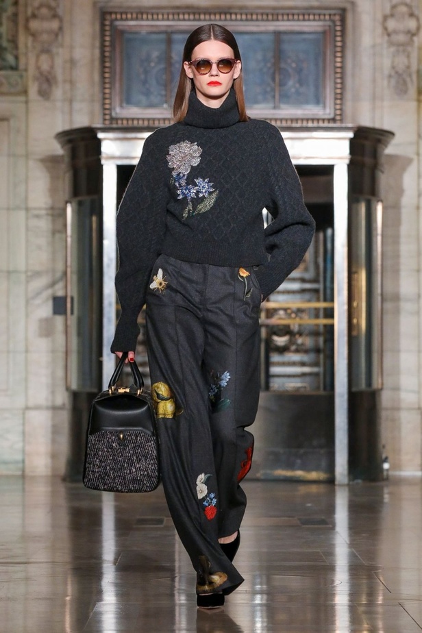 مجموعة اوسكار دي لارنتا من اسبوع الموضة في نيويورك 2020 