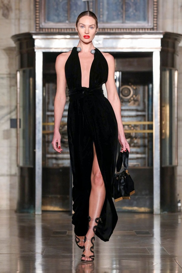 مجموعة اوسكار دي لارنتا من اسبوع الموضة في نيويورك 2020 