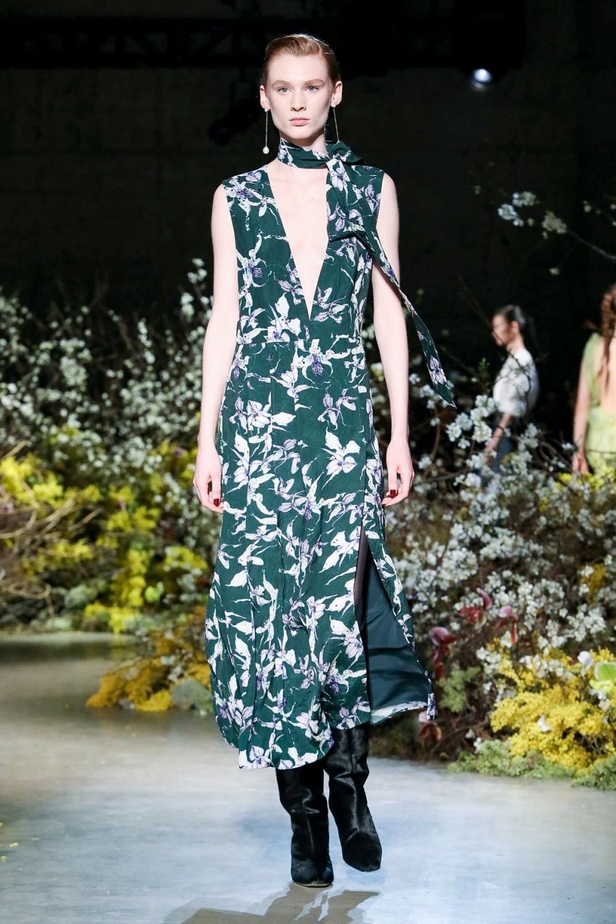 ازياء JASON WU  الجاهزة لخريف وشتاء 2020/2021 من نيويورك 