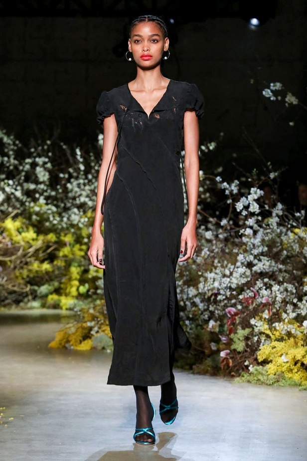 ازياء JASON WU  الجاهزة لخريف وشتاء 2020/2021 من نيويورك 