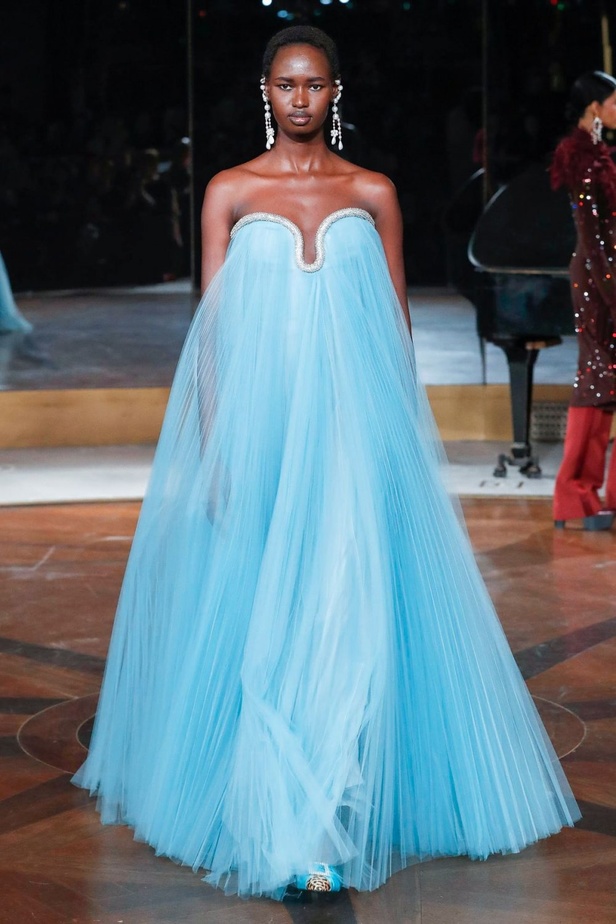 فساتين PRABAL GURUNG لخريف وشتاء2020/2021  