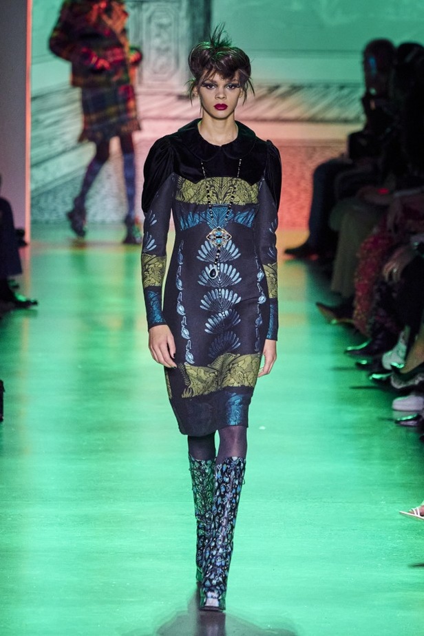 مجموعة الازياء الجاهزة من ANNA SUI  من اسبوع الموضة في نيويورك2020