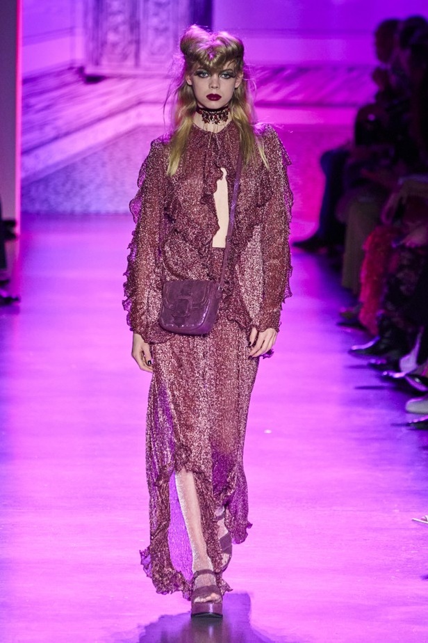 مجموعة الازياء الجاهزة من ANNA SUI  من اسبوع الموضة في نيويورك2020