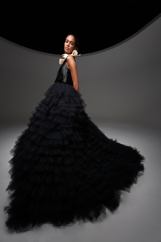 صور مجموعة ازياء Giambattista Valli الفاخرة لخريف وشتاء 2021