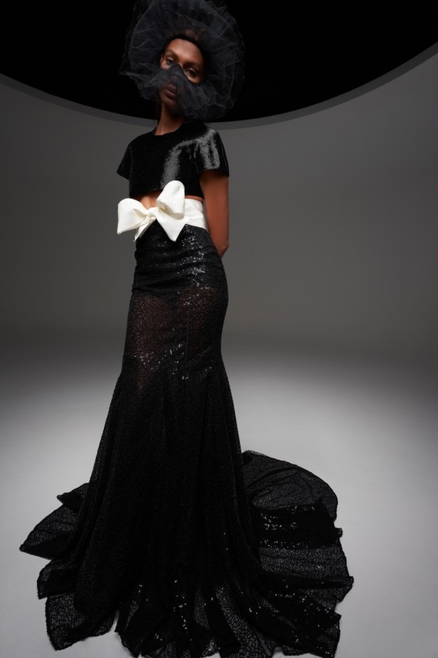 صور مجموعة ازياء Giambattista Valli الفاخرة لخريف وشتاء 2021