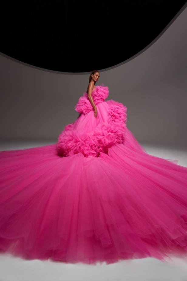 صور مجموعة ازياء Giambattista Valli الفاخرة لخريف وشتاء 2021