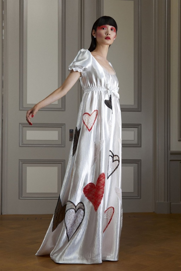 صور عرض أزياء Viktor & Rolf للكوتور مجموعة خريف وشتاء 2021