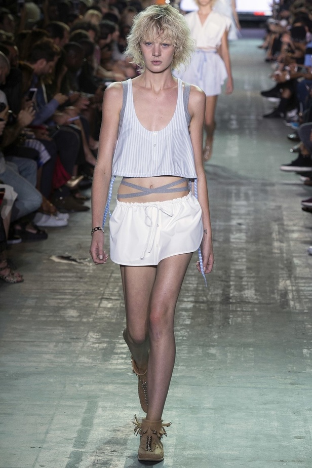 مجموعة الكسندر وانغ لموسم ربيع وصيف 2017