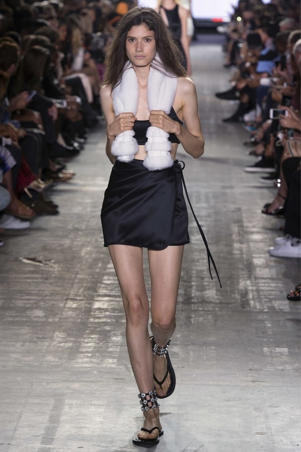 مجموعة الكسندر وانغ لموسم ربيع وصيف 2017