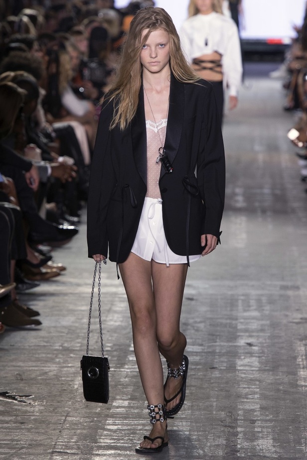 مجموعة الكسندر وانغ لموسم ربيع وصيف 2017