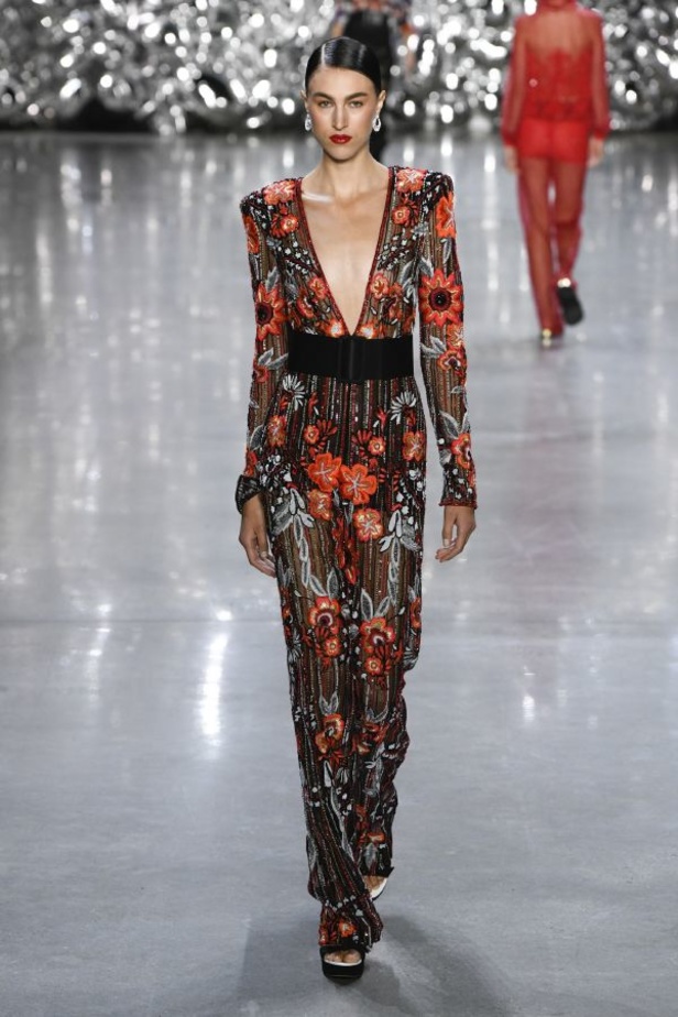 مجموعة Naeem Khan لربيع وصيف 2019