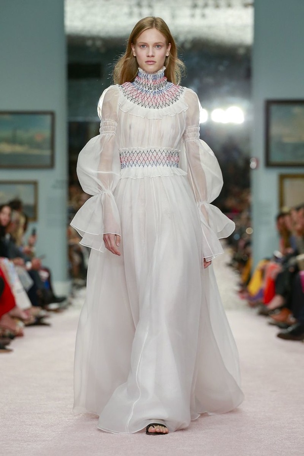 مجموعة كارولينا هيريرا لموسم ربيع وصيف 2019