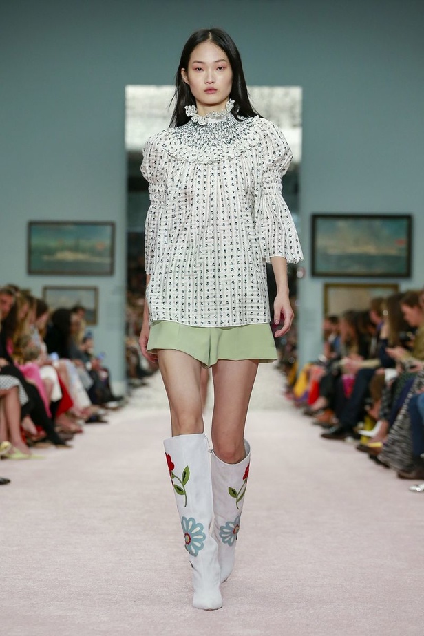 مجموعة كارولينا هيريرا لموسم ربيع وصيف 2019