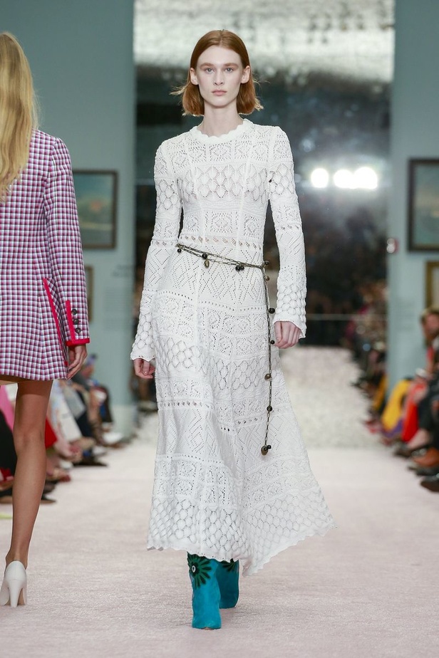 مجموعة كارولينا هيريرا لموسم ربيع وصيف 2019