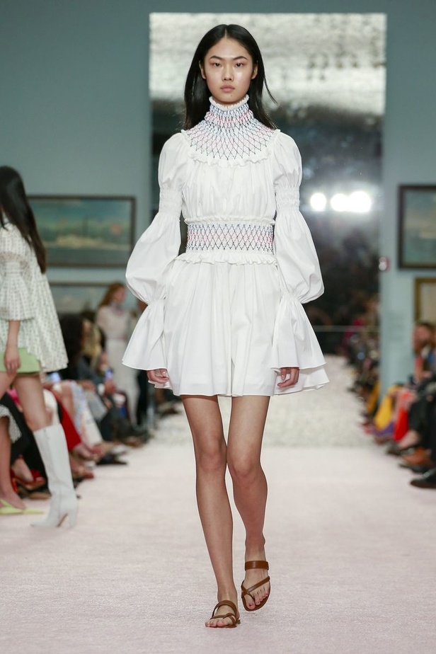 مجموعة كارولينا هيريرا لموسم ربيع وصيف 2019