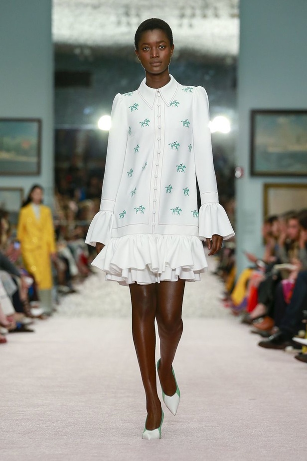 مجموعة كارولينا هيريرا لموسم ربيع وصيف 2019