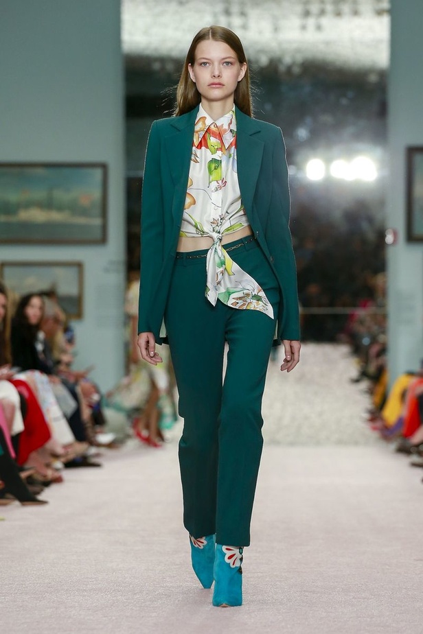 مجموعة كارولينا هيريرا لموسم ربيع وصيف 2019