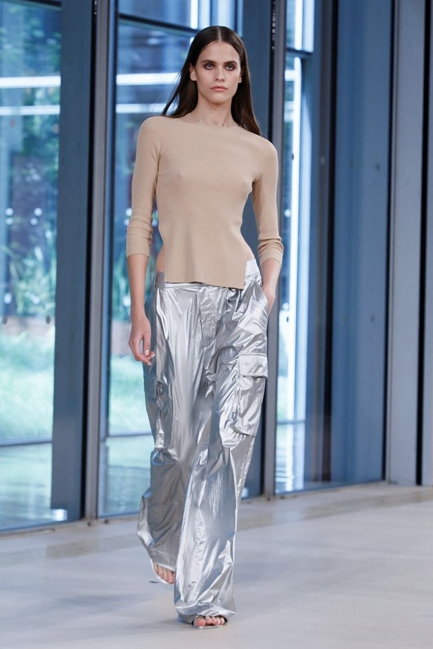 عرض أزياء تيبي لربيع وصيف 2020