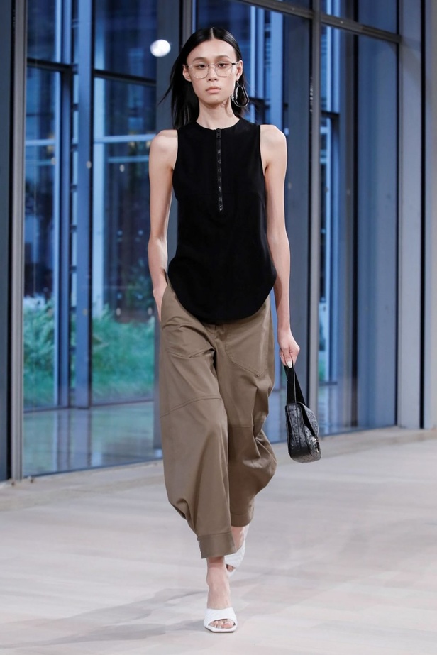 عرض أزياء تيبي لربيع وصيف 2020