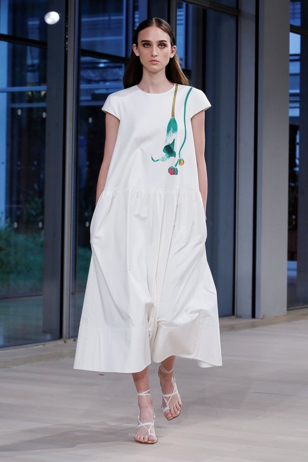 عرض أزياء تيبي لربيع وصيف 2020