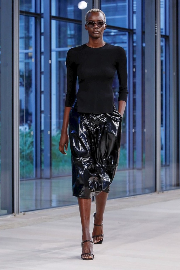 عرض أزياء تيبي لربيع وصيف 2020