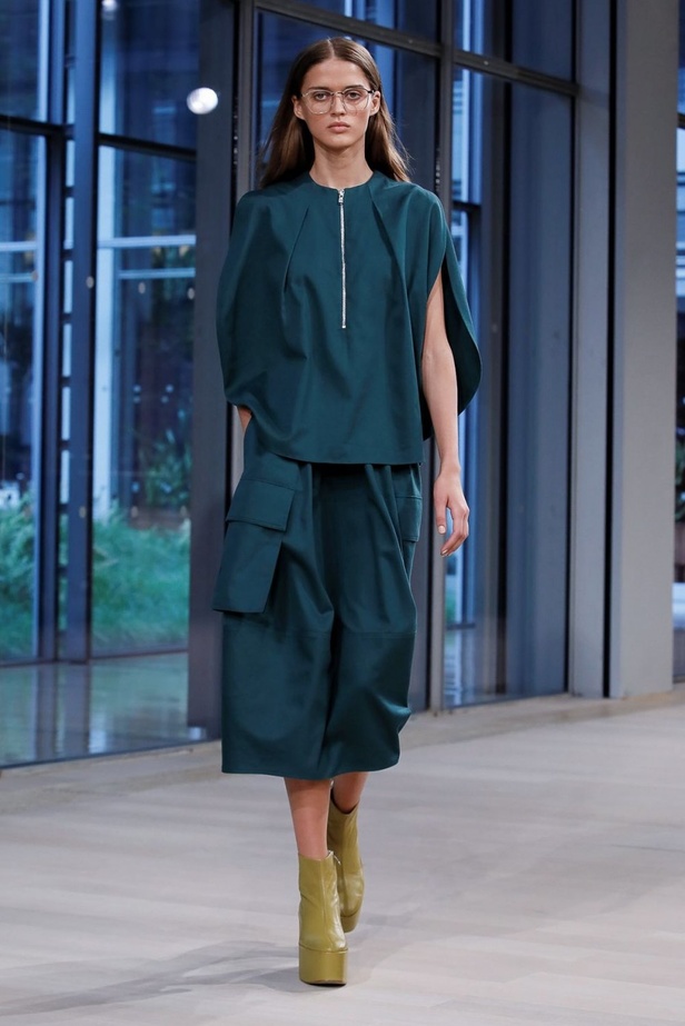 عرض أزياء تيبي لربيع وصيف 2020