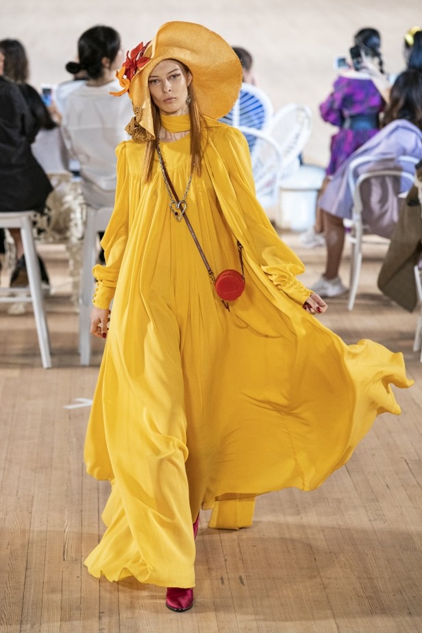اسبوع الموضة في نيويورك 2019 عرض مجموعة  marc jacobs ربيع وصيف 2020
