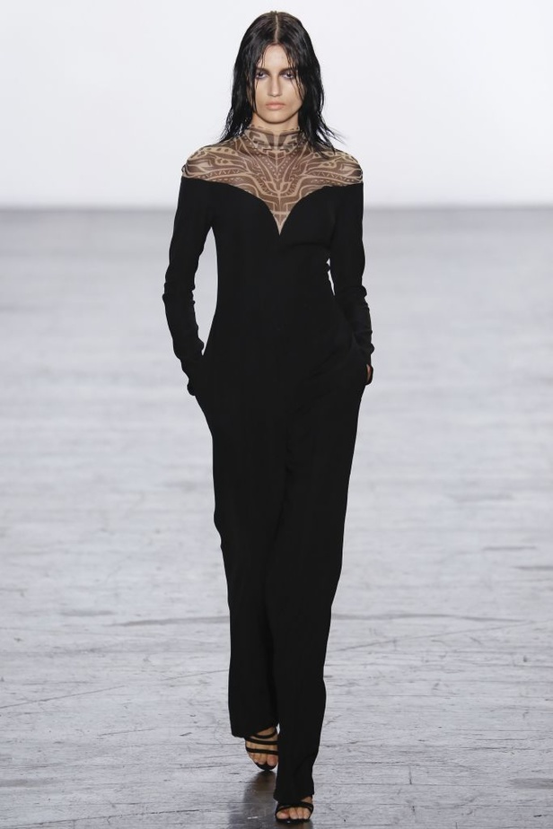 وشوم الجلد تغزو تصاميم Tadashi Shoji في نيويورك