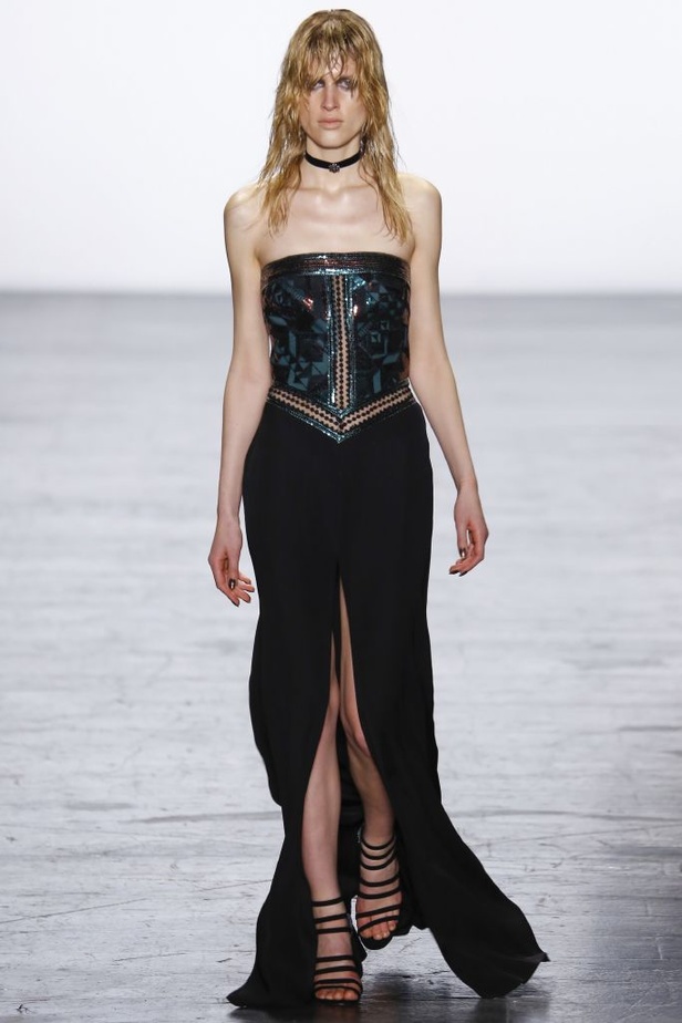 وشوم الجلد تغزو تصاميم Tadashi Shoji في نيويورك