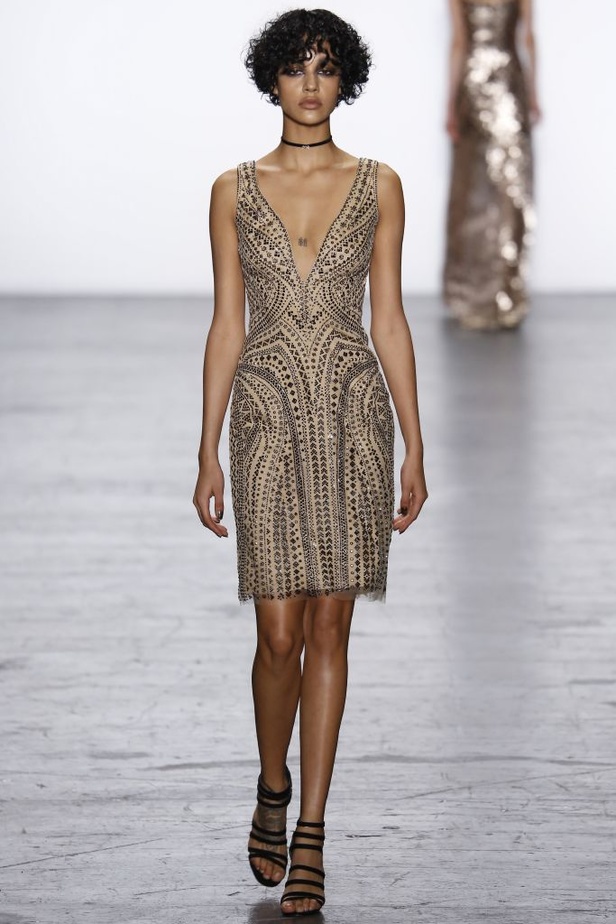 وشوم الجلد تغزو تصاميم Tadashi Shoji في نيويورك