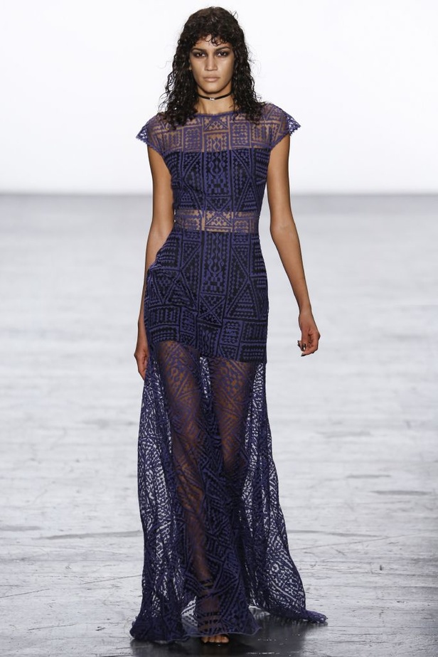 وشوم الجلد تغزو تصاميم Tadashi Shoji في نيويورك