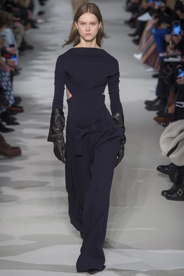 مجموعة فيكتوريا بيكهام للألبسة الجاهزة لخريف و شتاء 2017