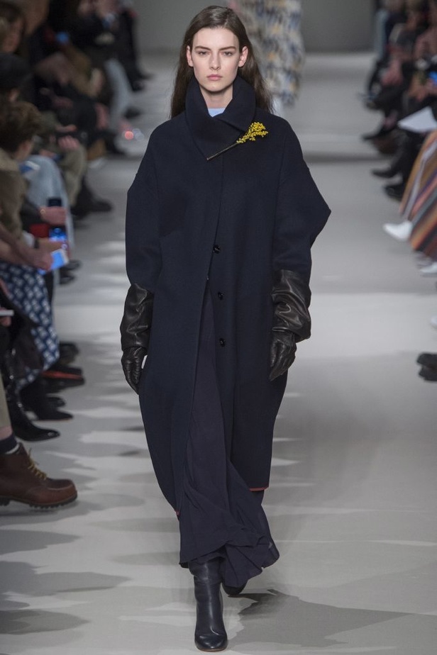 مجموعة فيكتوريا بيكهام للألبسة الجاهزة لخريف و شتاء 2017