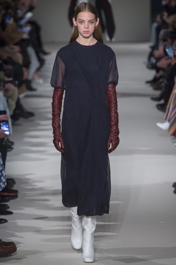 مجموعة فيكتوريا بيكهام للألبسة الجاهزة لخريف و شتاء 2017